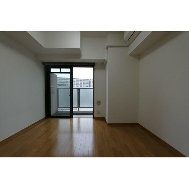 ラグジュアリーガーデン東松戸の居間・リビング