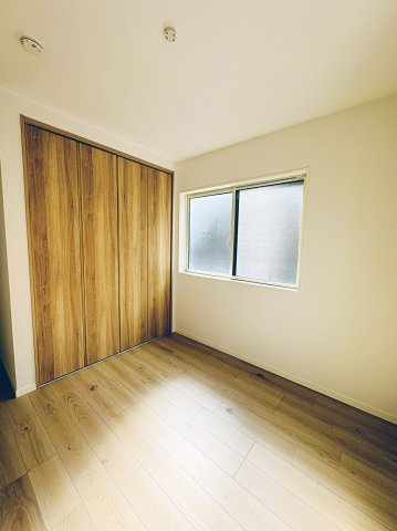 広島市西区新庄町　新築一戸建ての洋室|クローゼットがあり収納も充実の洋室