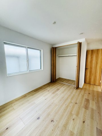 広島市西区新庄町　新築一戸建ての洋室|クローゼットがあり収納も充実の洋室