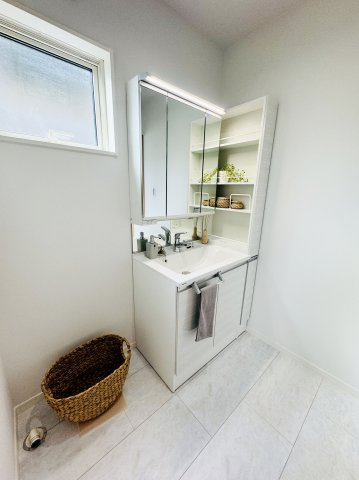 広島市西区新庄町　新築一戸建ての独立洗面台|独立洗面化粧台付き