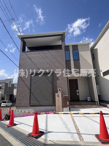 枚方市香里ケ丘9丁目　新築一戸建ての外観|新しい生活にいかがでしょうか？外観はお住まいの顔になります。こだわりたいポイントですね。外壁塗装や屋根塗装のご相談も承っております。
■現地内覧・資金計画相談・住宅ローン相談もお問合せ受付中■