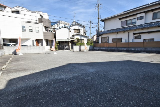 伊丹市山田5丁目新築一戸建て全2区画｜4LDK+駐車2台可（車種制限有）の外観|敷地奥側から道路側に向かって撮影した現地外観写真です、