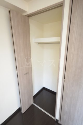 エスカーサ心斎橋イーストの収納