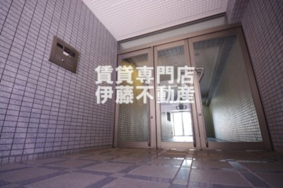 U-DINE市場木のエントランス|オートロック
