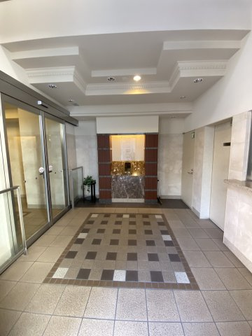 ナイスエスアリーナ荒池公園のエントランス