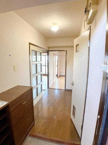 辻ハイムの玄関