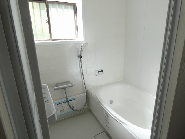 瀬戸西町　中古戸建　【リノベーション住宅】の浴室