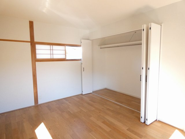瀬戸西町　中古戸建　【リノベーション住宅】の洋室|2F  西の部屋　6.0帖
 