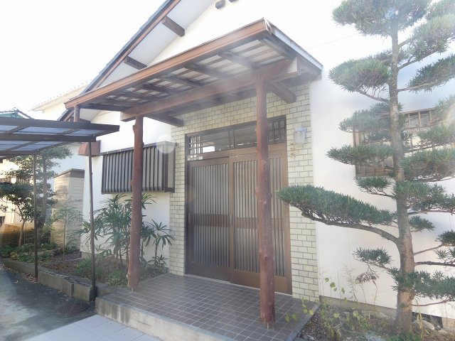 瀬戸西町　中古戸建　【リノベーション住宅】の玄関