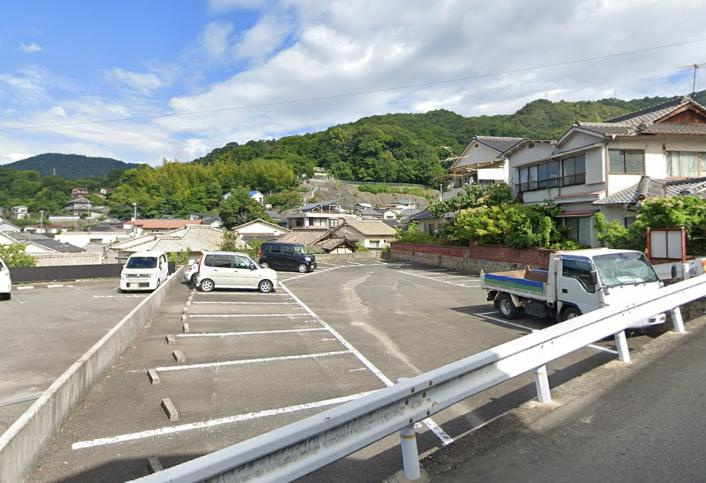 呉市西惣付町戸建ての駐車場
