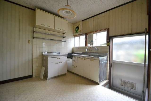 呉市西惣付町戸建てのキッチン