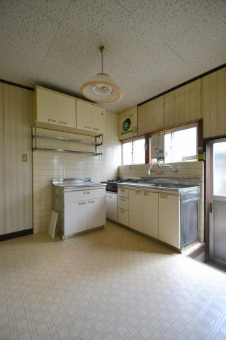 呉市西惣付町戸建てのキッチン