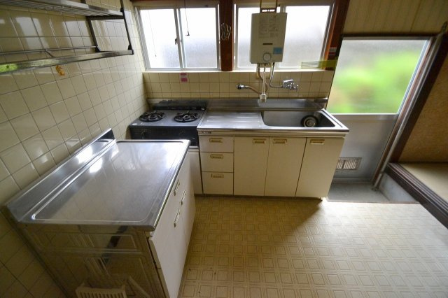 呉市西惣付町戸建てのキッチン