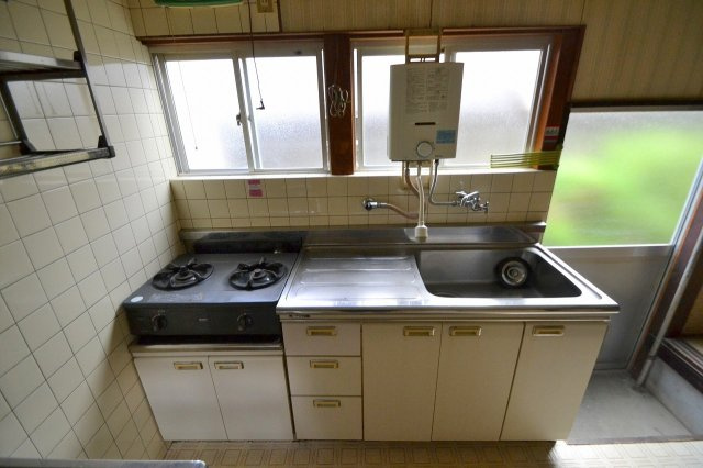 呉市西惣付町戸建てのキッチン