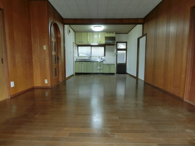 【居間・リビング】 | 武岡1丁目中古住宅