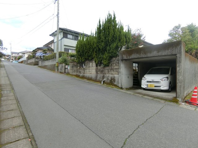【前面道路含む現地写真】の画像