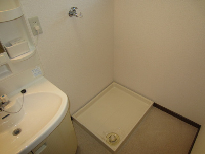 【洗面所】 | 萬世ハイツ2 | 明るい洗面所です