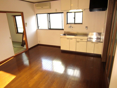 【居間・リビング】 | 萬世ハイツ2 | 使いやすい居間です