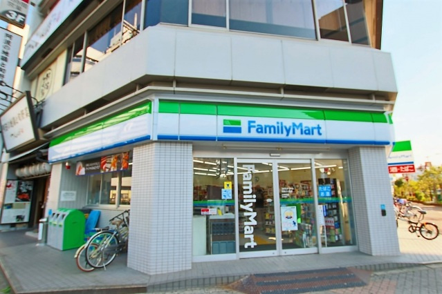 オリーブスクエアの周辺|ファミリーマート近鉄布施駅前店(コンビニ)まで205m
