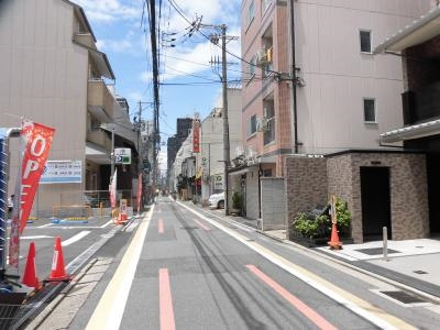 リーガル京都四条烏丸の周辺|前面道路