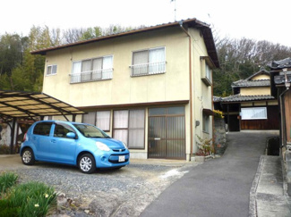 【外観】 | 趣ある古民家です。その他南側に木造セメント瓦葺の建物有。