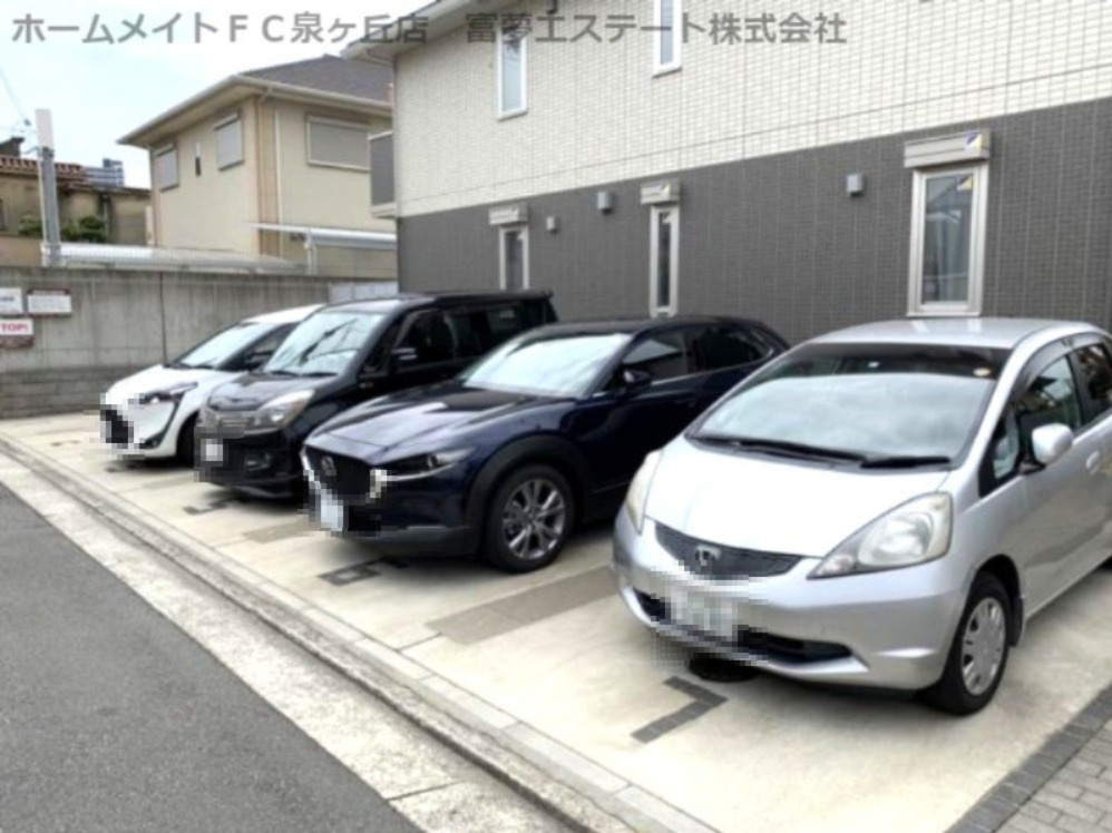 アリエス浜寺の駐車場