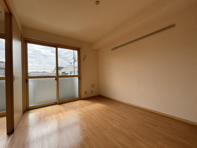 ヒロ・ハイム弐番館の洋室