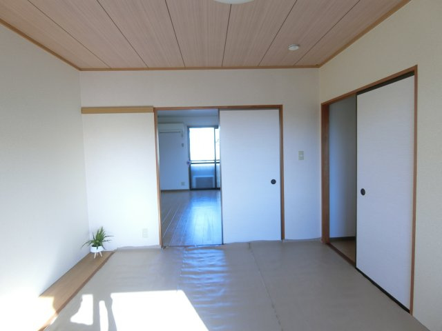パストラル八田の和室