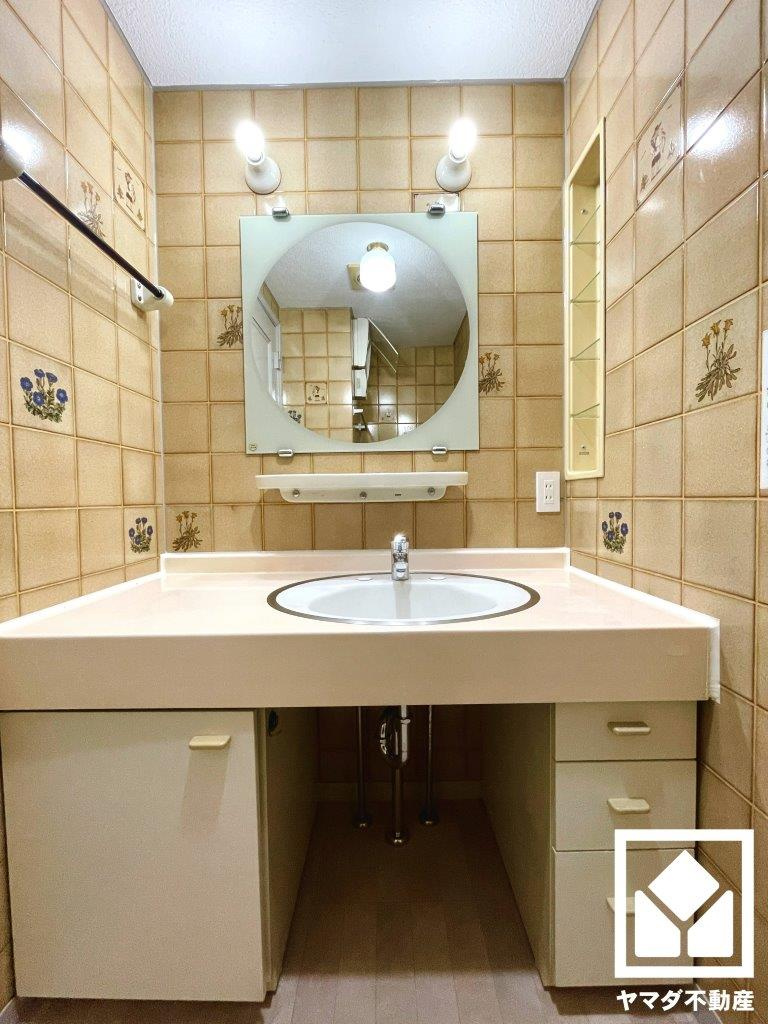 宇治市木幡御蔵山の独立洗面台