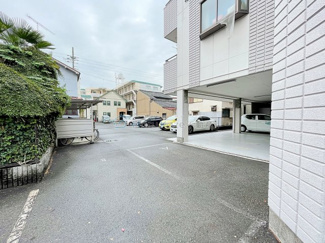 【駐車場】