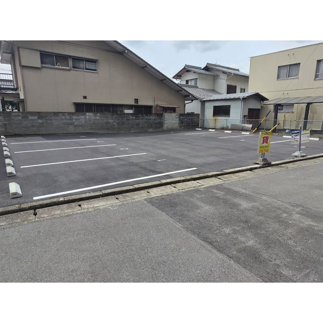 雄総長良台駐車場