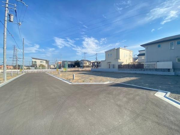 ジョーブタウン中島2分譲地（17号地の内容で登録）の前面道路含む現地写真