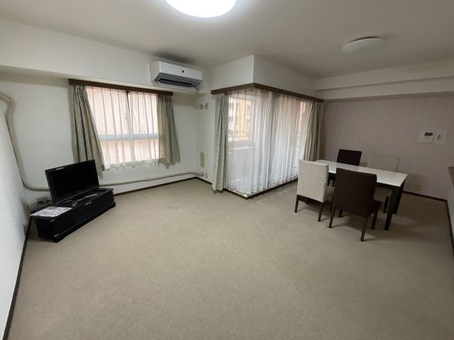 【居間・リビング】 | 三田カルチャータウン・リフォレＨ棟601号室シェアハウス