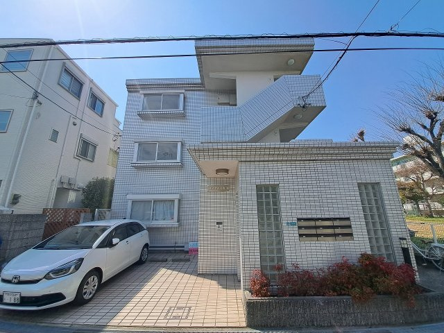 ロイヤル久寿川の外観