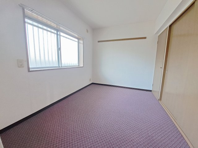 ロイヤル久寿川の洋室