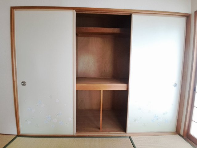 ロイヤル久寿川の収納