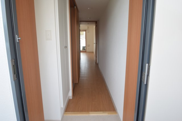 S-FORT船橋海神Eastの玄関|明るい玄関です