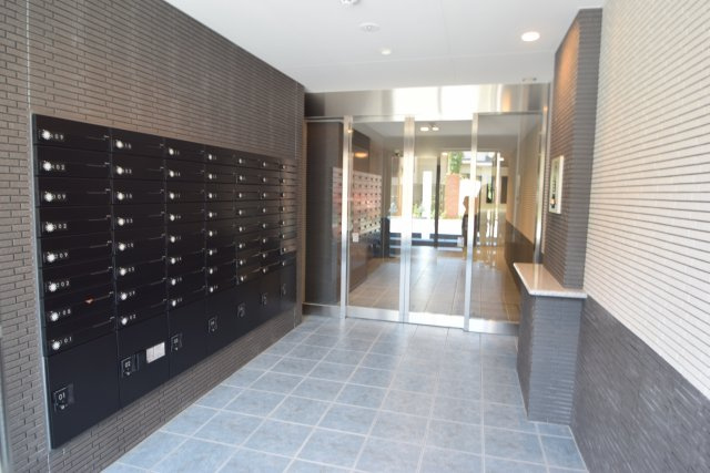 S-FORT船橋海神Eastのエントランス|清潔感のあるエントランスです