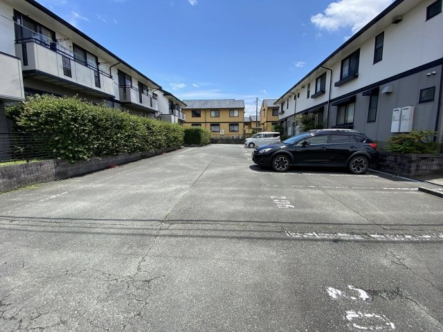 マイカル津福の駐車場