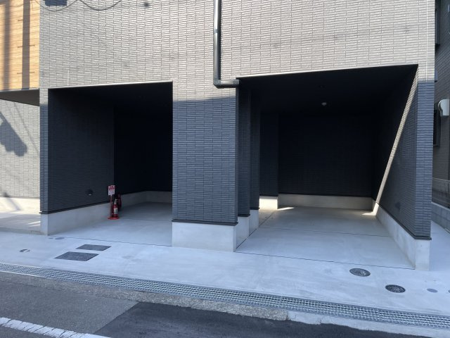 【駐車場】