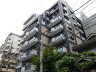 エンブレムコートの画像