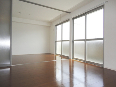 【居間・リビング】 | アヴニール | ゆったり過ごせる居間です