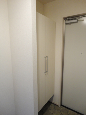 【玄関】 | アヴニール | 収納もある玄関です