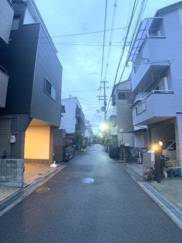 寝屋川市楠根南町の前面道路含む現地写真