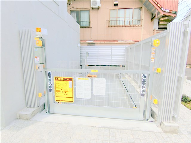 AELLエール蒲田南の駐車場