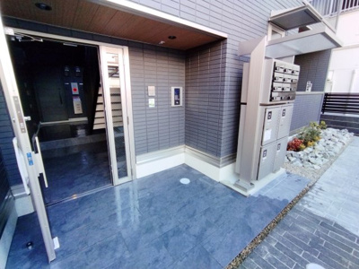 【エントランス】 | エムライズ兵庫駅前通 | 清潔なエントランスです