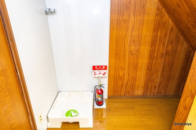 宮原アパートの洗面所|室内洗濯機置き場