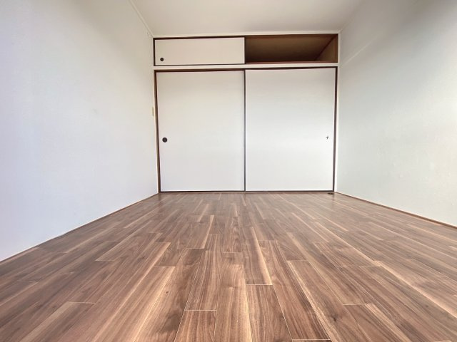 ヴィラナリー千代田2号棟の洋室