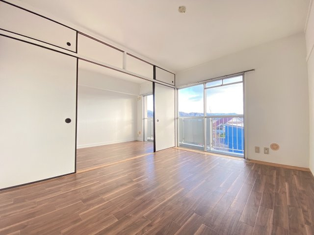 ヴィラナリー千代田2号棟の洋室