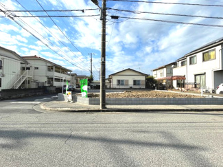 【前面道路含む現地写真】 | 北東側約9ｍの公道です。歩道も整備されていてお子様の通学も安心・安全です！